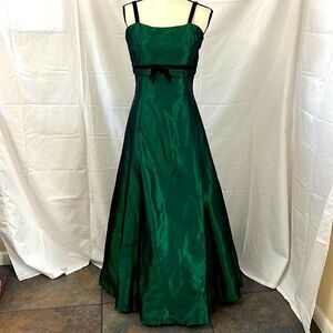 Vintage Jessica McLintock Gunne Sax green with velvet accent size 11/12